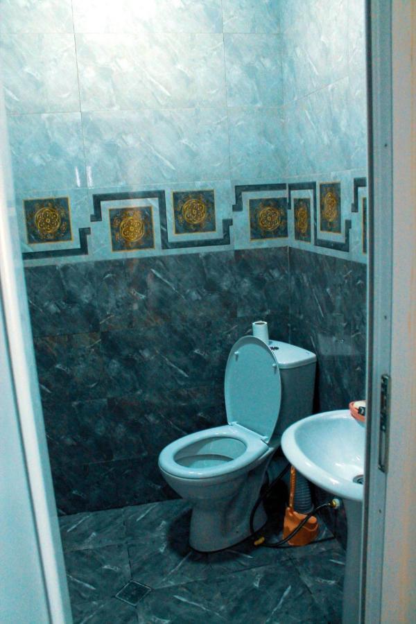 Tete Guest House Batumi Esterno foto