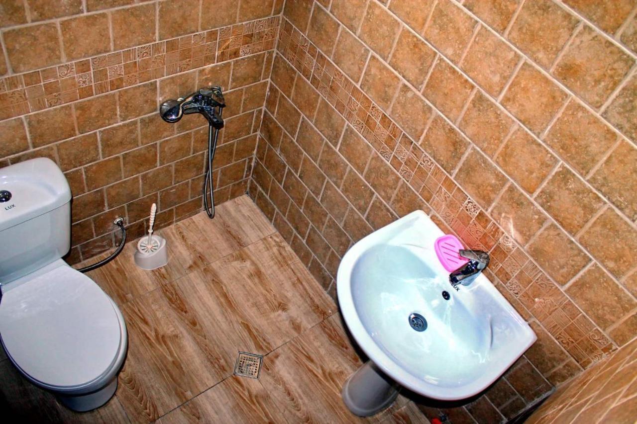 Tete Guest House Batumi Esterno foto